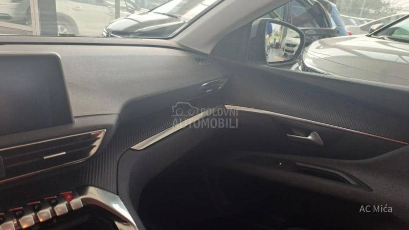 Peugeot 3008 1.5 BLU NAV LED ALU