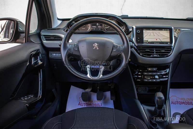 Peugeot 208 1.2Turbo Allure