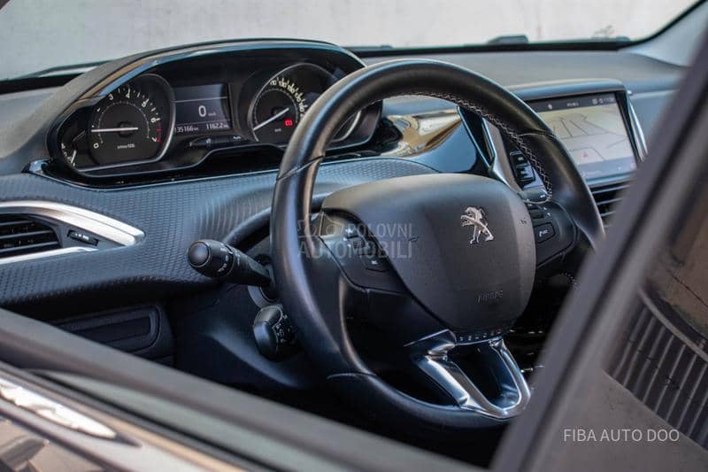 Peugeot 208 1.2Turbo Allure