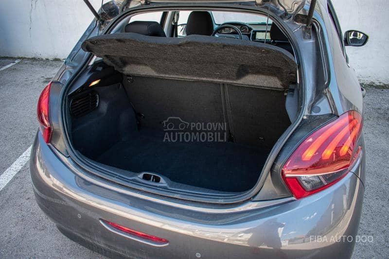 Peugeot 208 1.2Turbo Allure