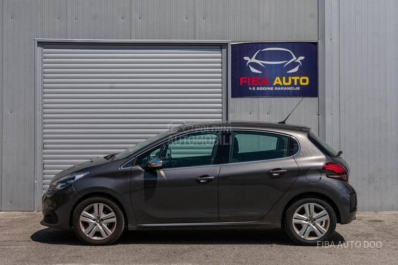 Peugeot 208 1.2Turbo Allure