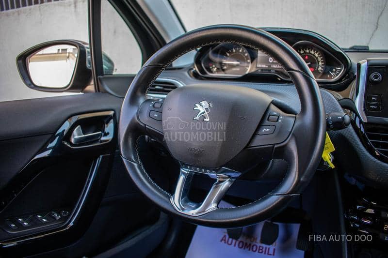 Peugeot 208 1.2Turbo Allure