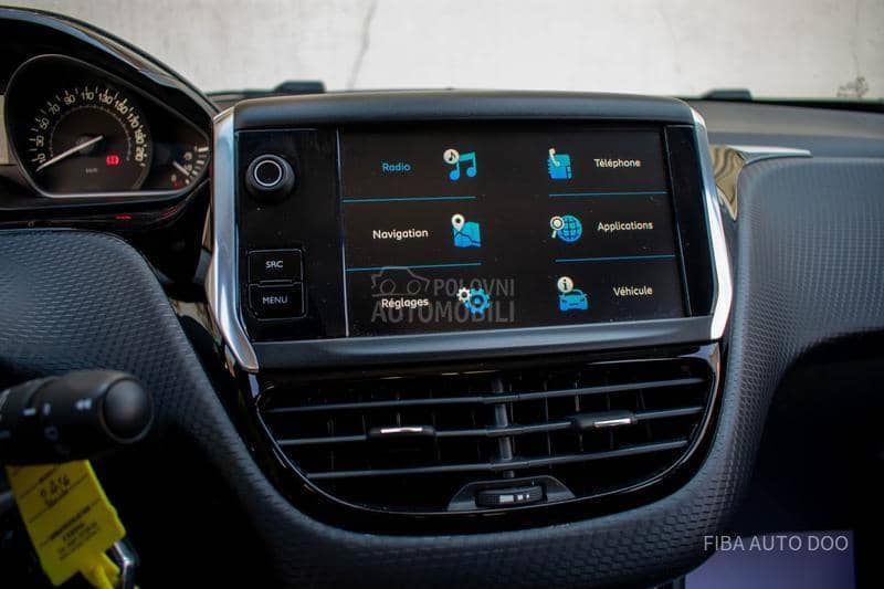 Peugeot 208 1.2Turbo Allure