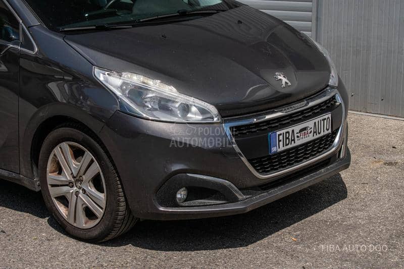 Peugeot 208 1.2Turbo Allure