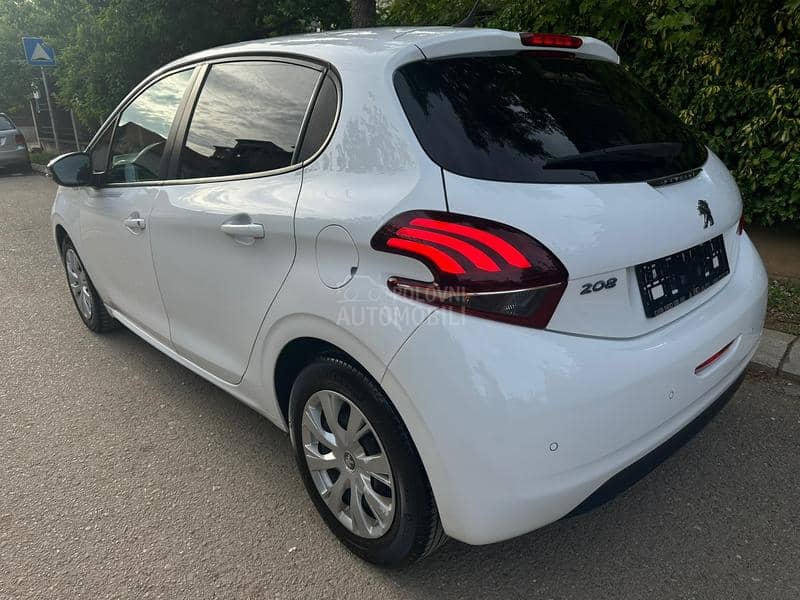 Peugeot 208 1.2i SVAJCARSKA