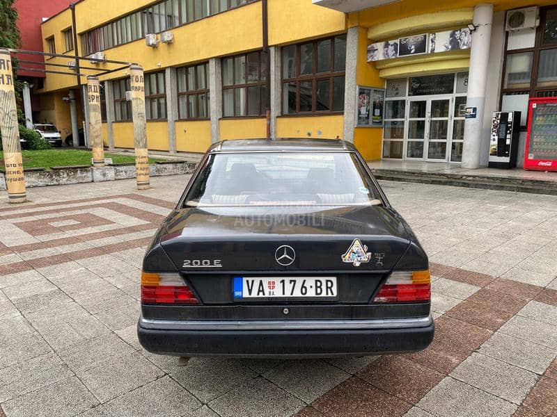 Mercedes Benz E 200 