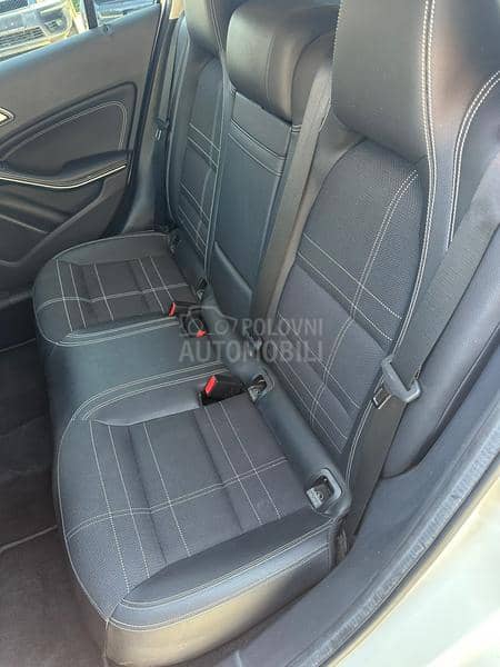 Mercedes Benz GLA 200 AMG line