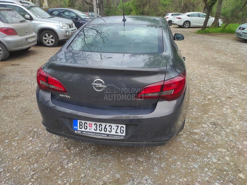 Opel Astra J 1.6 NOV