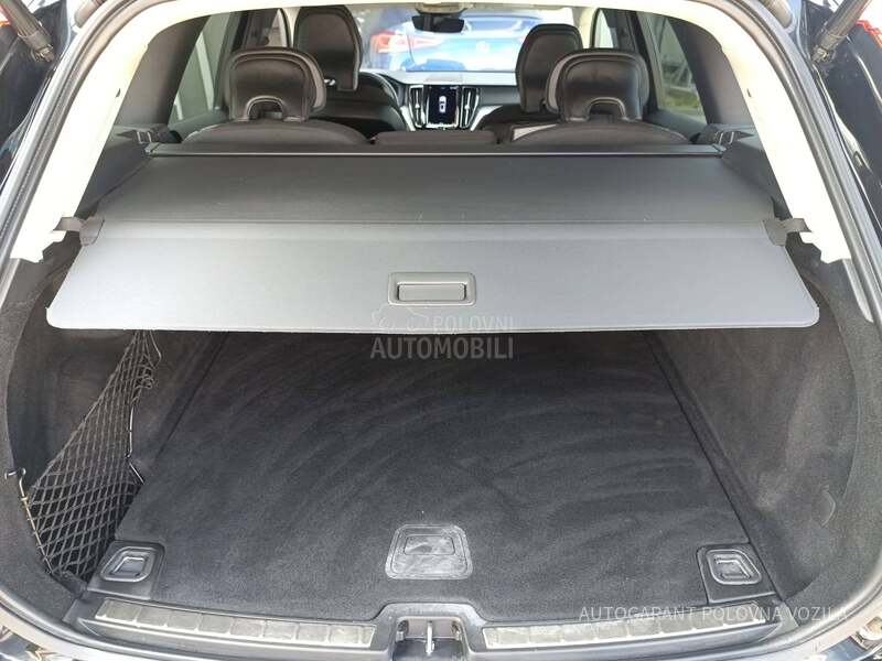 Volvo XC60 2.0 B4 MOMENTUM PRO