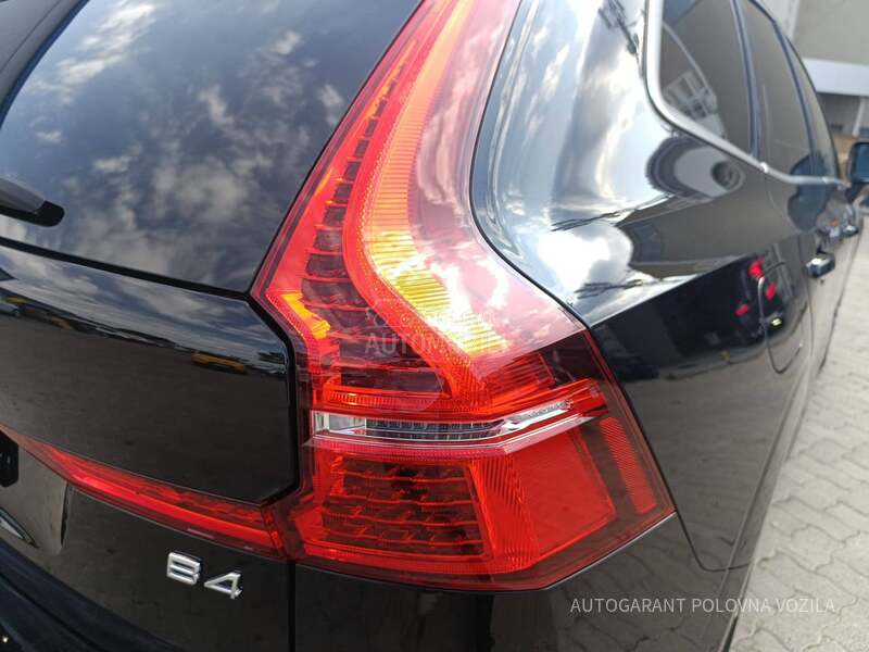 Volvo XC60 2.0 B4 MOMENTUM PRO