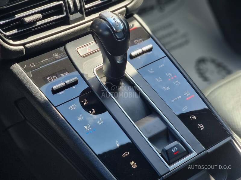 Porsche Macan 2.0 265 hp