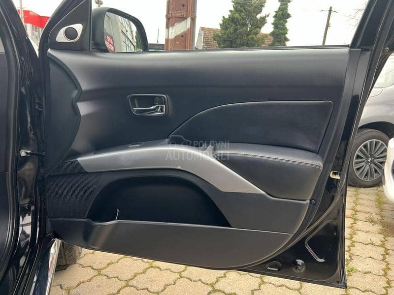 Peugeot 4007 2.2HDI/4x4/7SED