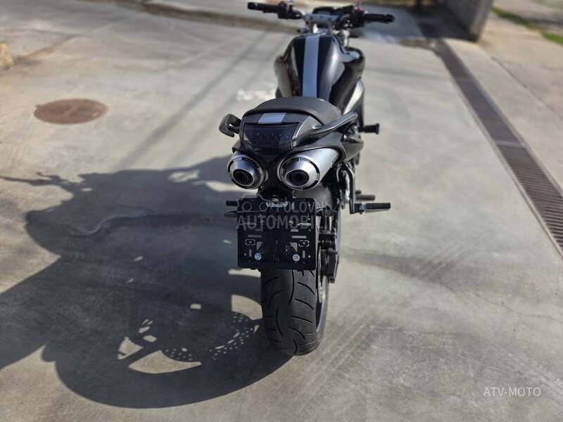 Yamaha FZ1 za auto