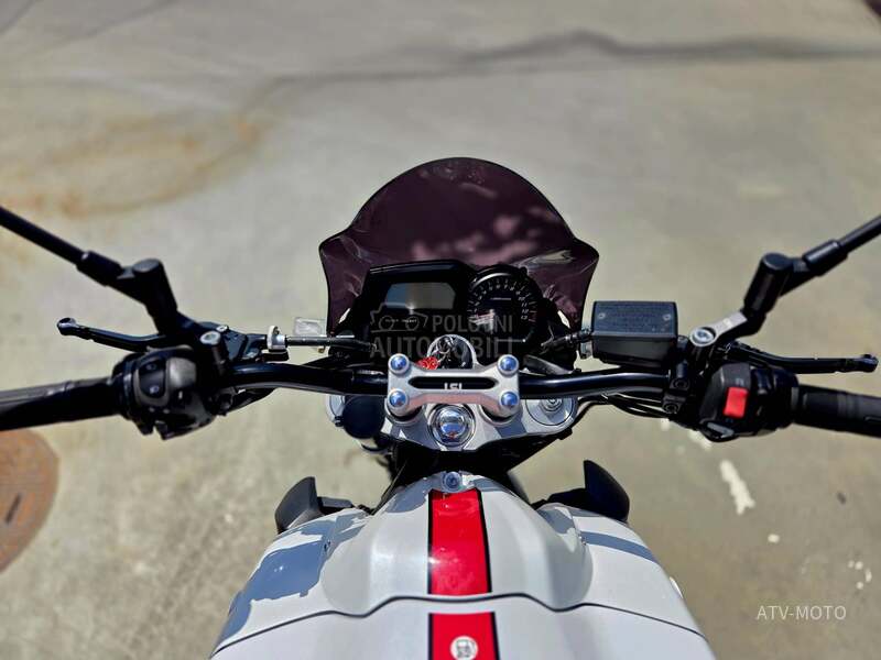 Yamaha FZ1 za auto