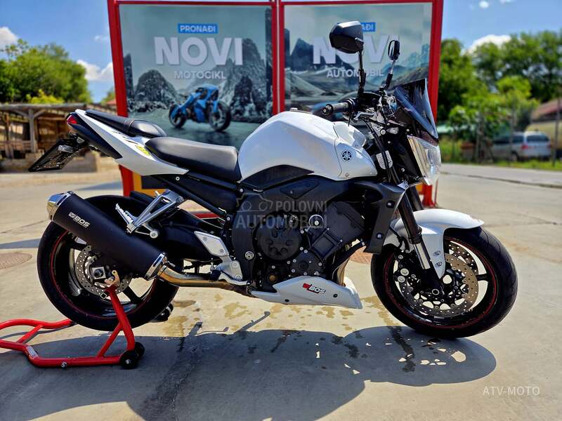 Yamaha FZ1 za auto