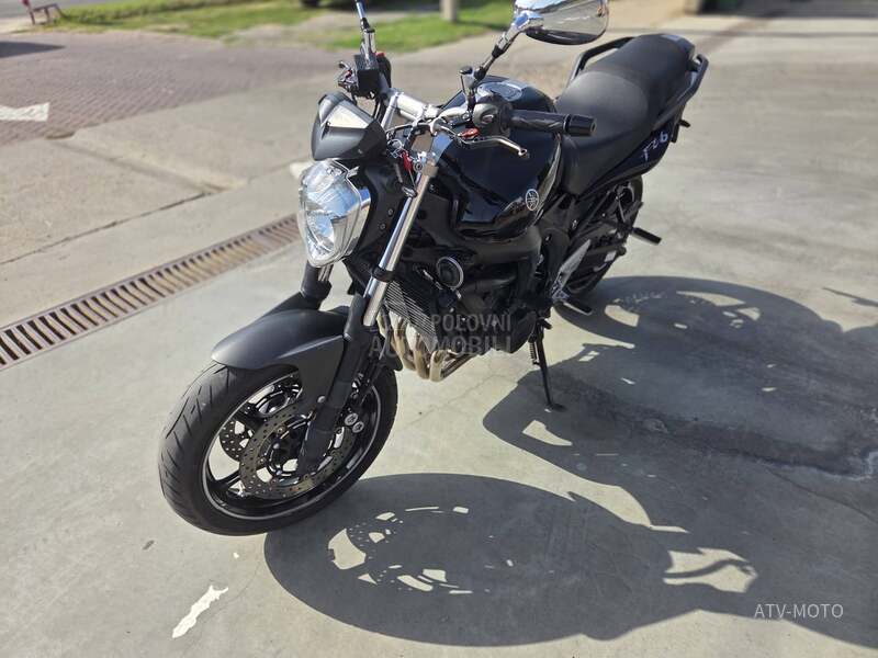 Yamaha FZ1 za auto