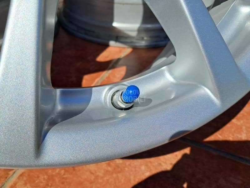 Aluminijumske felne BMW E90 F30 E88 16" 5 x 120