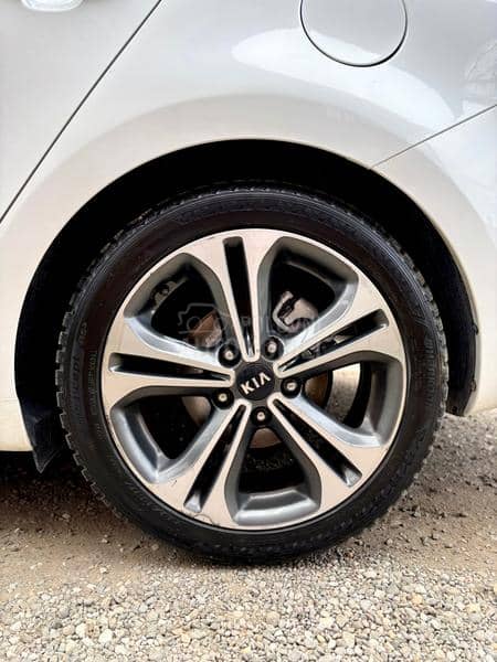 Kia cee`d sw GT/1.0T-gdi/CH