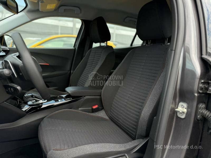 Peugeot 2008 EAT8/Nav/Led