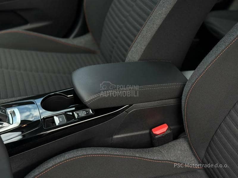 Peugeot 2008 EAT8/Nav/Led