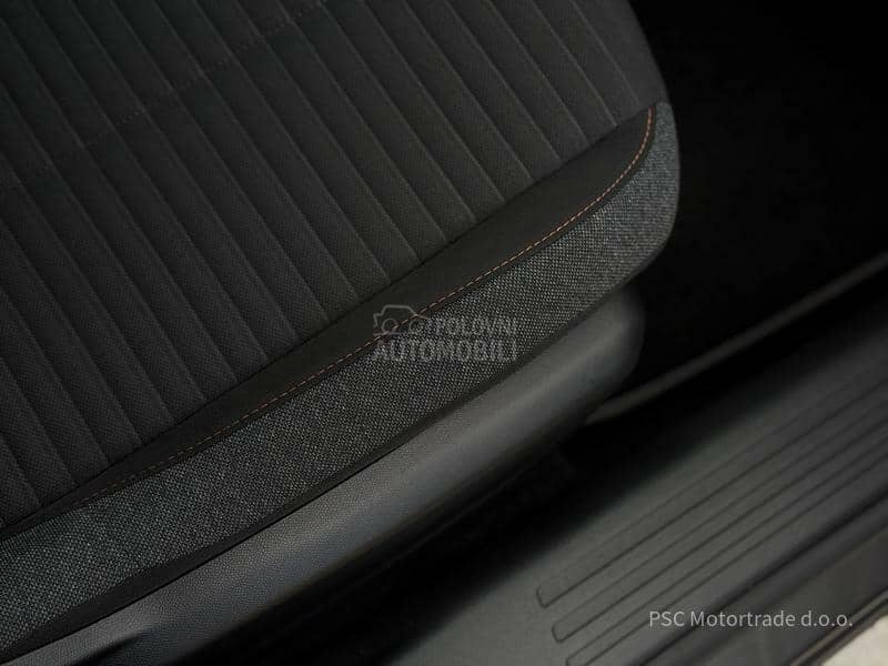 Peugeot 2008 EAT8/Nav/Led