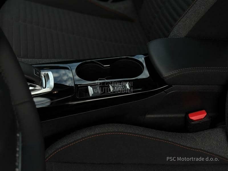 Peugeot 2008 EAT8/Nav/Led