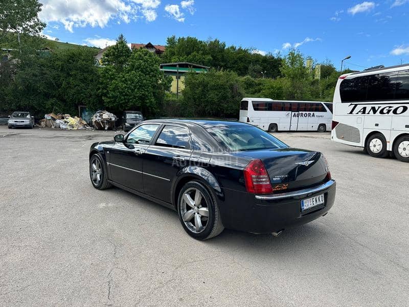 Chrysler 300C 