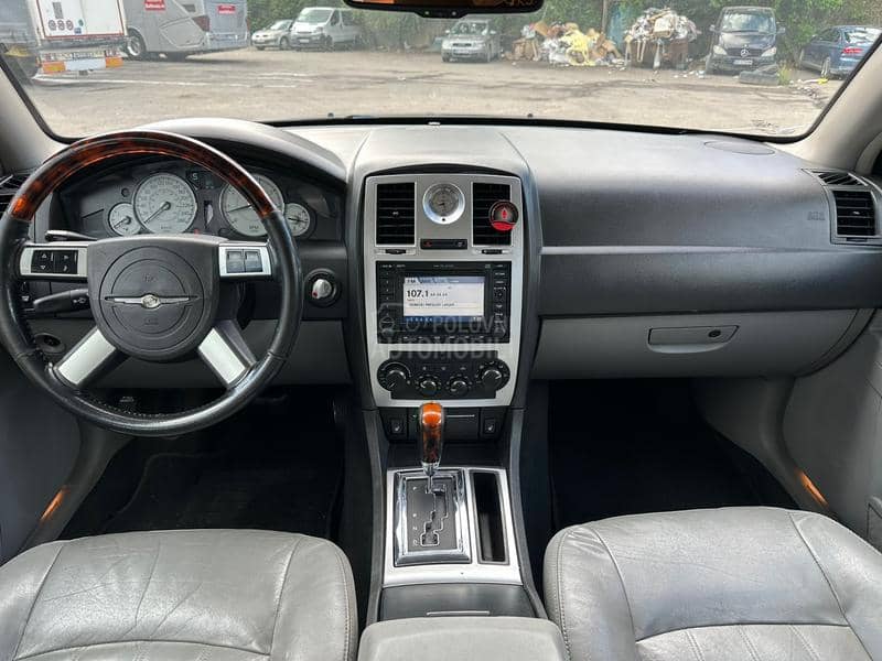 Chrysler 300C 