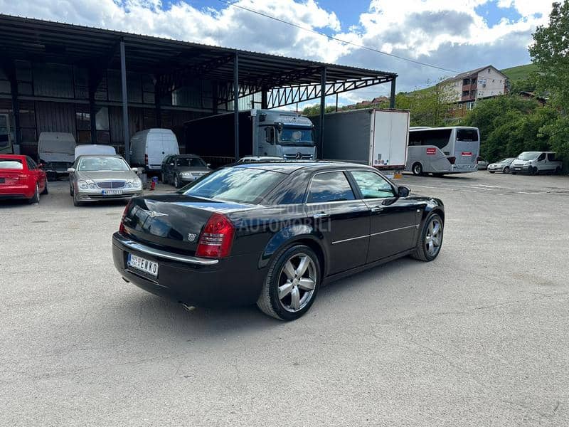 Chrysler 300C 