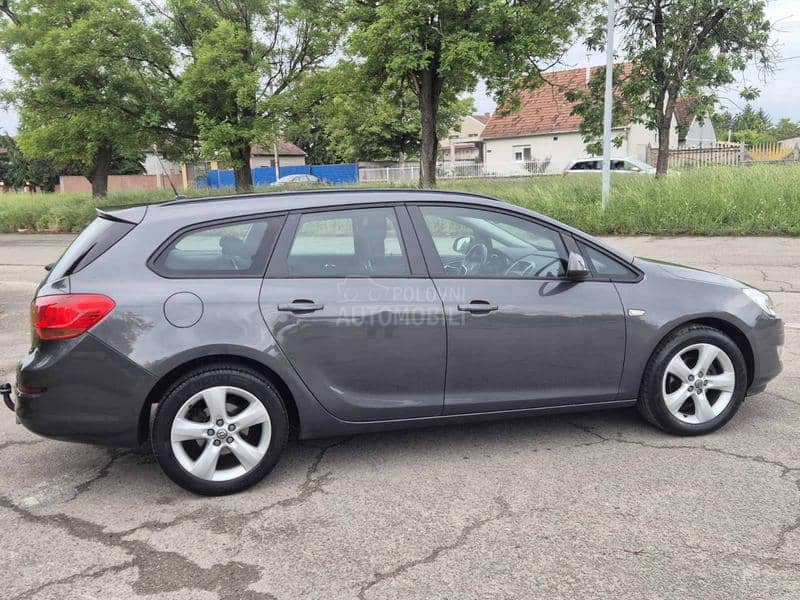 Opel Astra J 1.4 turbo HOLAND