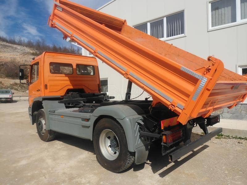 Mercedes Benz 1523
