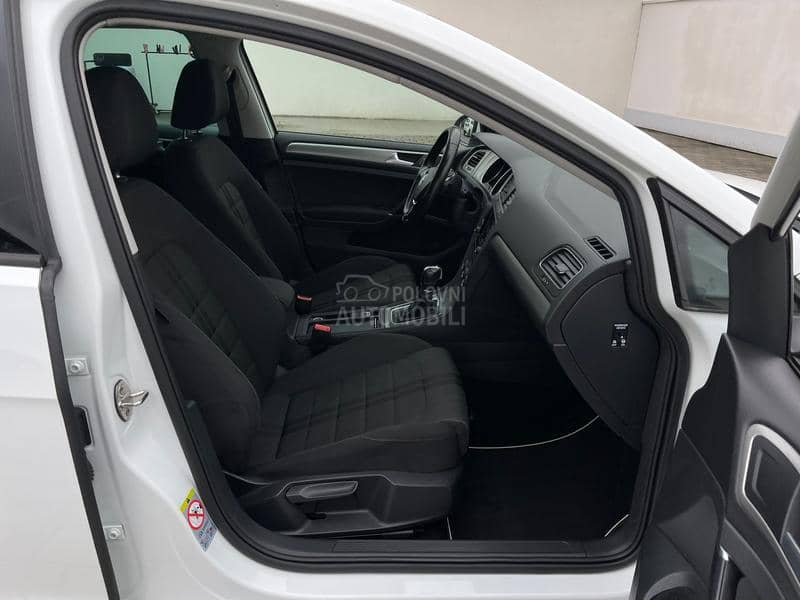 Volkswagen Golf 7 DSG R-LINE CH