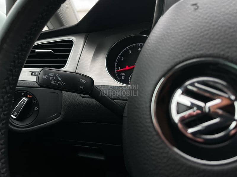 Volkswagen Golf 7 DSG R-LINE CH