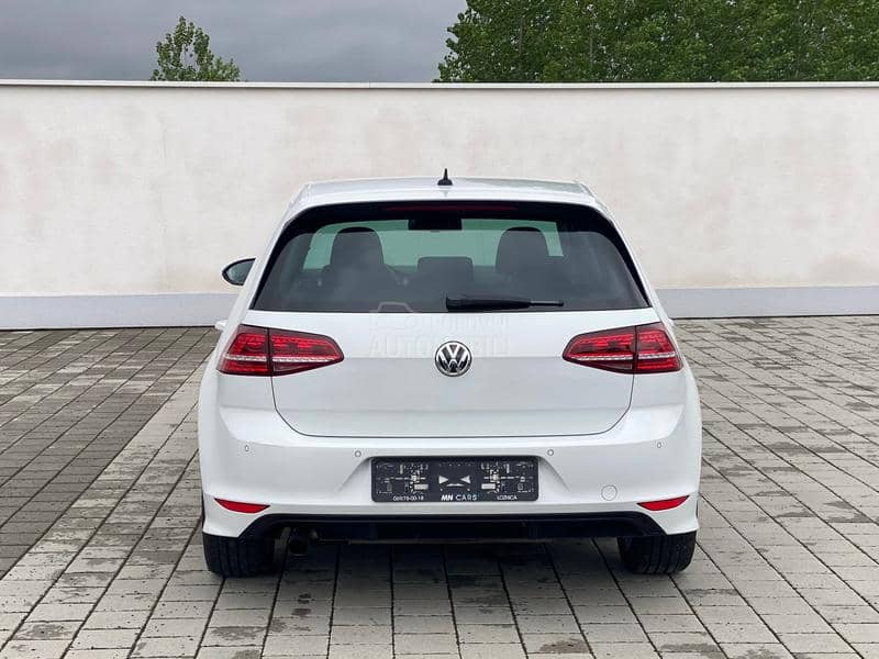 Volkswagen Golf 7 DSG R-LINE CH