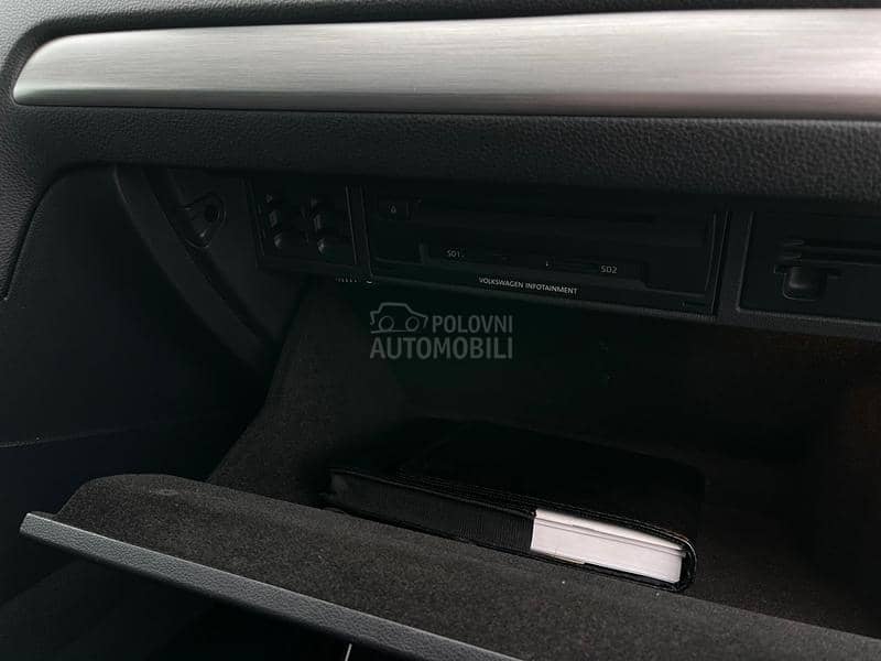 Volkswagen Golf 7 DSG R-LINE CH