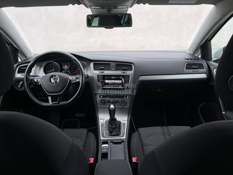 Volkswagen Golf 7 DSG R-LINE CH