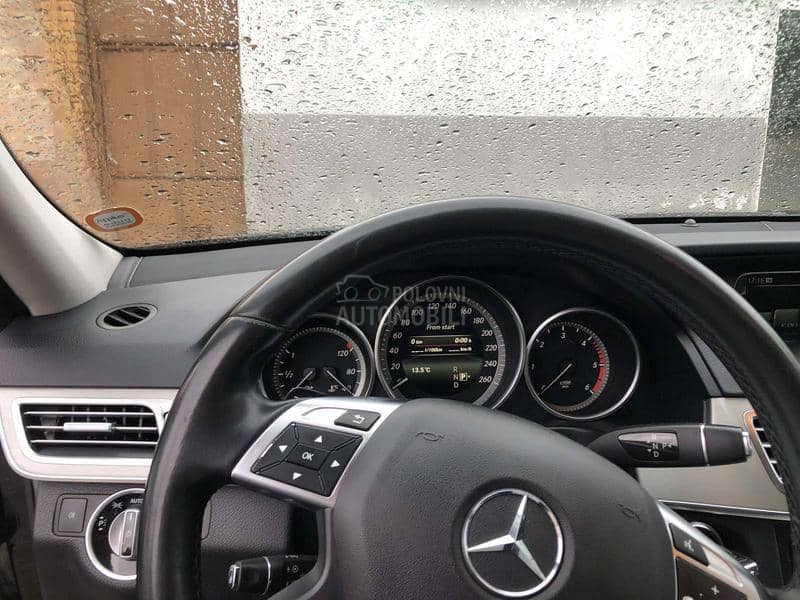 Mercedes Benz E 200 