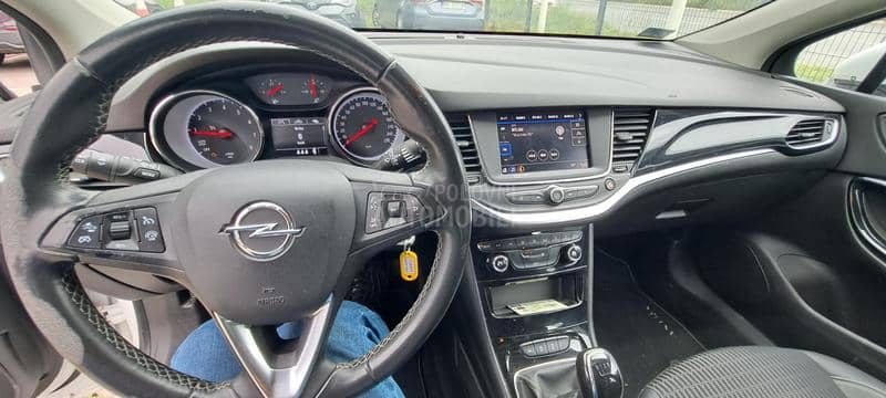 Opel Astra K ELEG. 1.2 110HP MT6