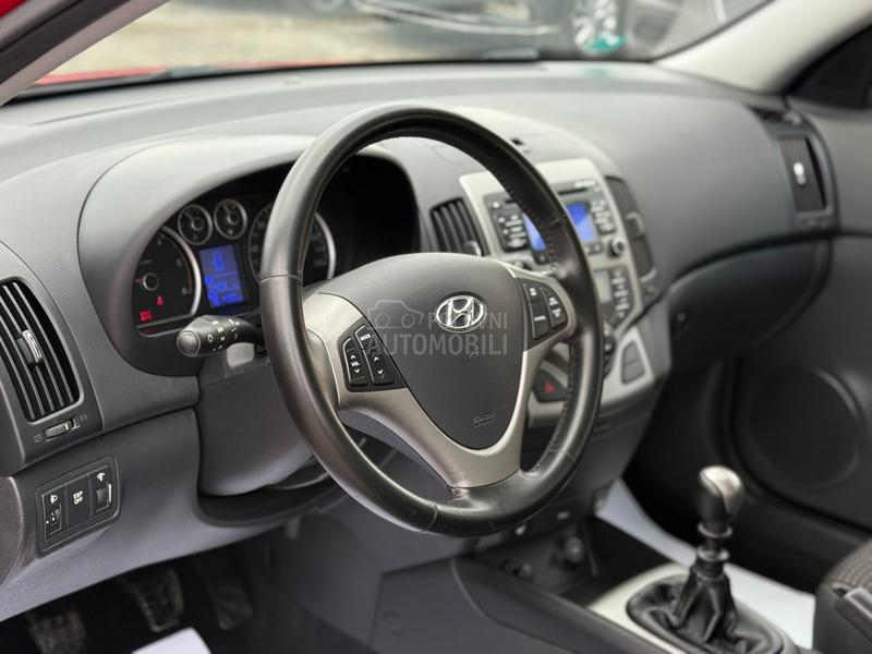Hyundai i30 2.0 CRDI ITHINK CH