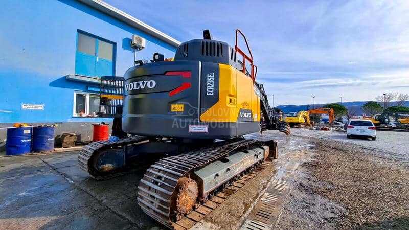 Volvo ECR235EL