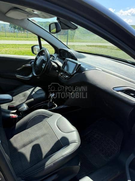 Peugeot 2008 RESTYLE ALLURE