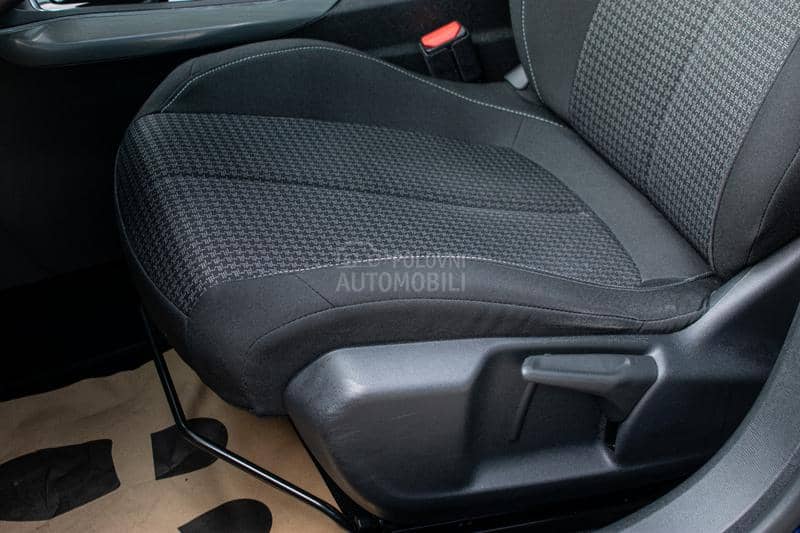 Peugeot 308 1.2 Active A/T
