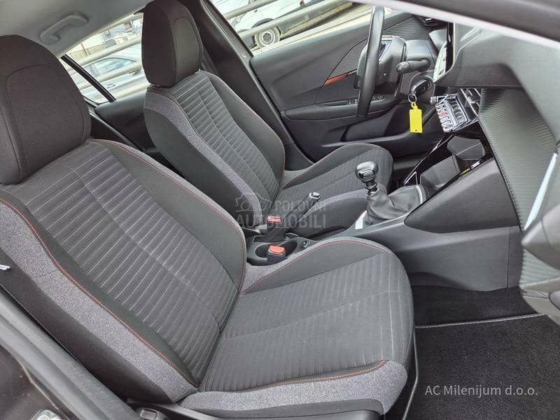 Peugeot 208 1.2 B