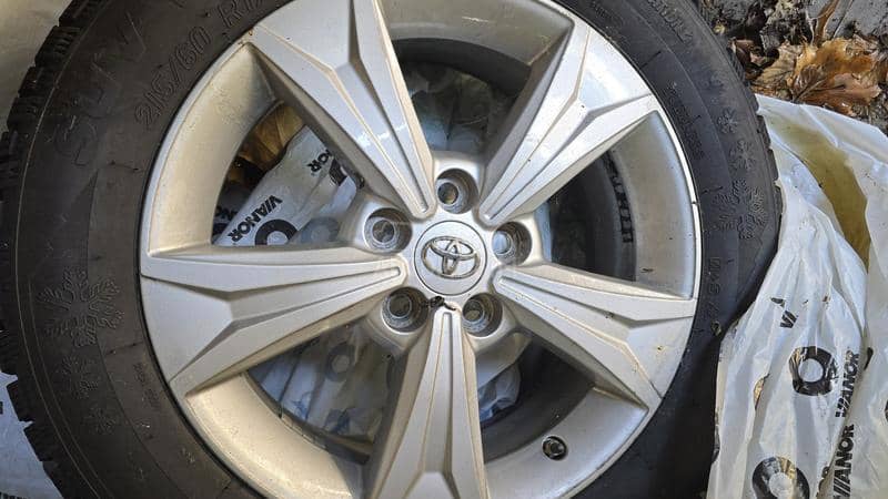 Tigar 215/60 R17 Zimska