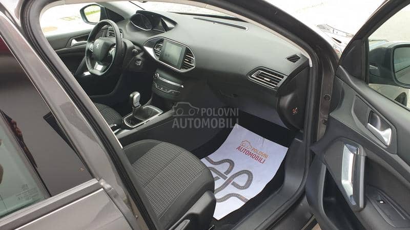 Peugeot 308 1.6HDI NAV/LED