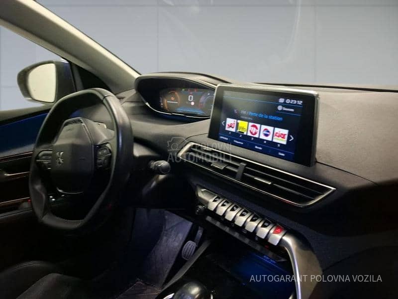 Peugeot 3008 1.5 HDI ALLURE