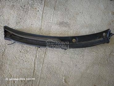 Plastika oko brisaca - torpedo za Nissan Qashqai od 2021. do 2024. god.