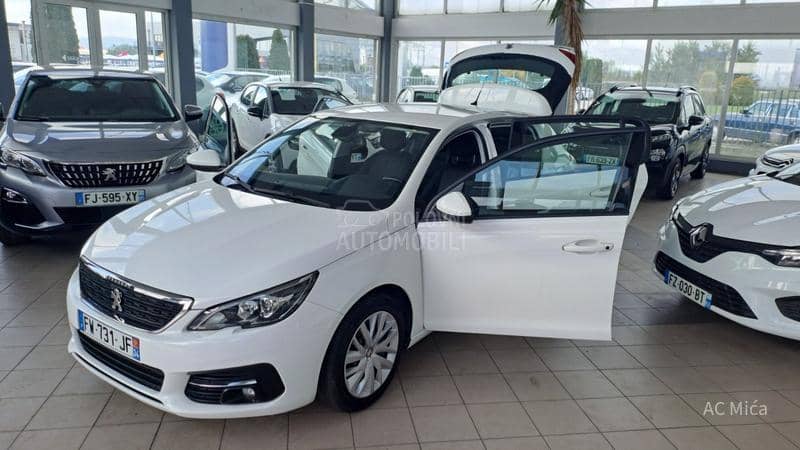 Peugeot 308 1.5 BLU NAV LED KAM