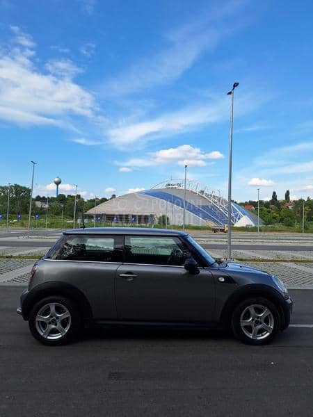 MINI One 