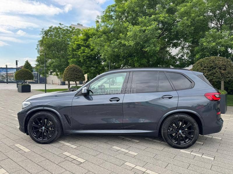 BMW X5 40i